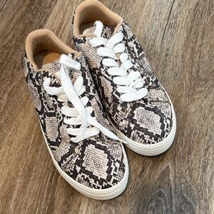 Snakeskin Pattern Sneakers with White Laces